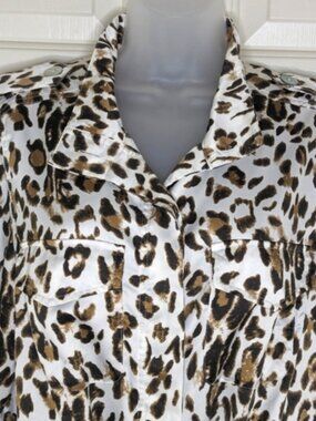 Carson Kressley Leopard Print Tunic Button‎ Front Funnel Neckline Size M